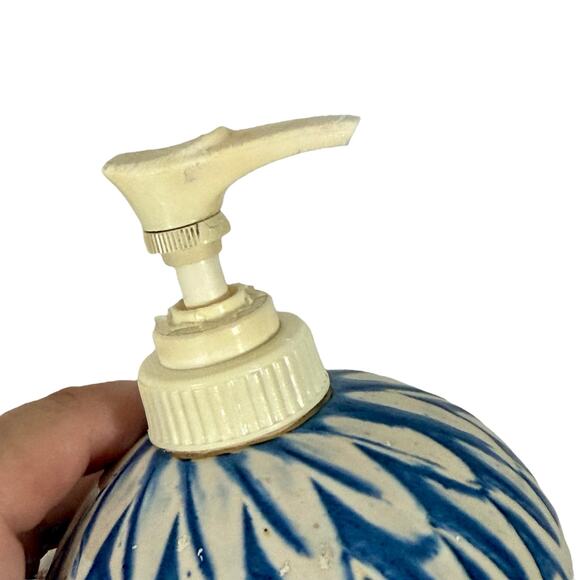 Deneen Pottery VTG Stoneware Blue Glaze Leaves Feathers Soap Dispenser Bud Vase - Picture 6 of 11